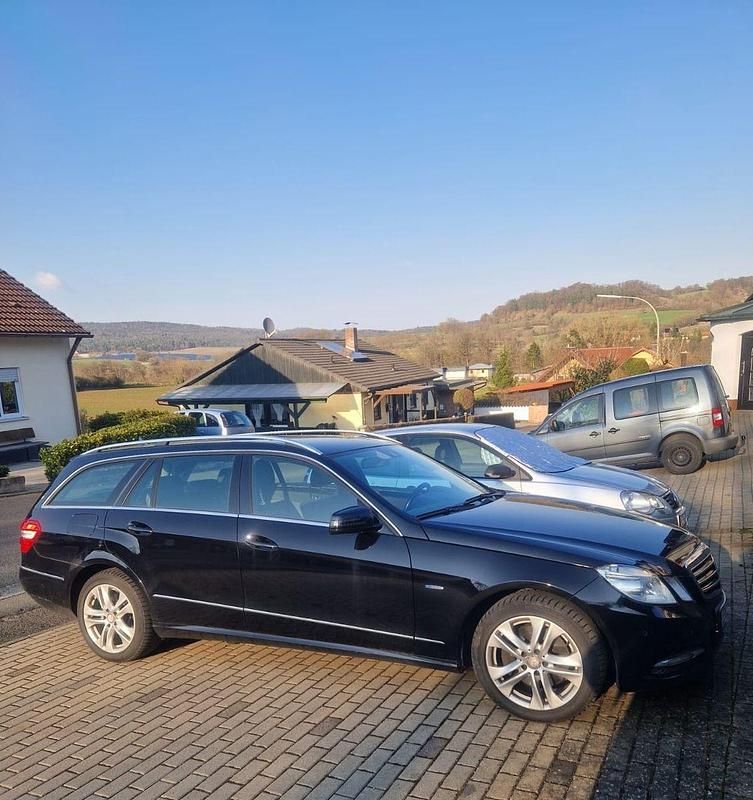 Gebraucht Mercedes E350 Elegance 265 PS (194 kW) 2010 Schwarz Kombi