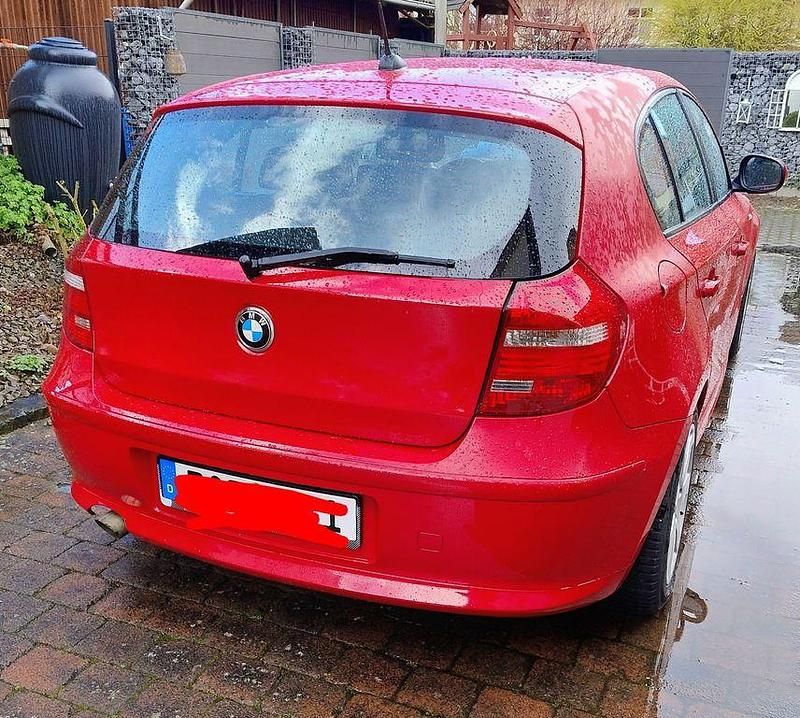 Gebraucht BMW 116 116 PS (85 kW) 2010 Rot Kleinwagen