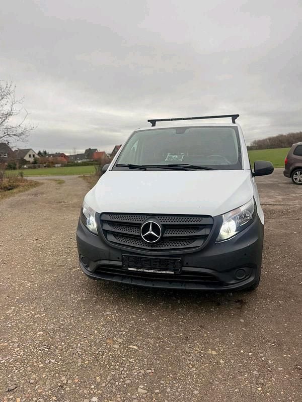 Grau Gebraucht 2017 Mercedes Vito Van | 5.999 € (Superpreis) - Bild 1/4