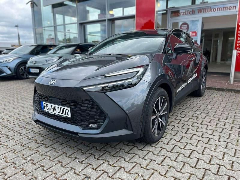 Grau Gebraucht 2025 Toyota C-HR SUV | 34.490 € (Superpreis) - Bild 1/2