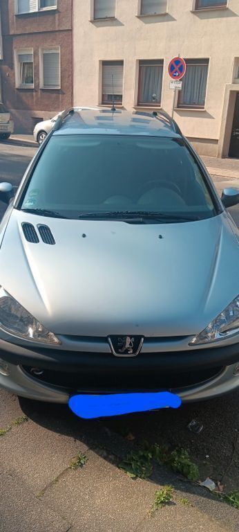Grau Gebraucht 2005 Peugeot 206 Kombi | 3.250 € (Etwas zu teuer) - Bild 1/4