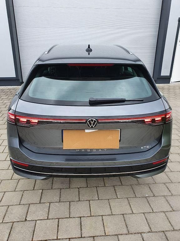 Second-hand VW Passat 150 CP (110 kW) 2025 Gri Break