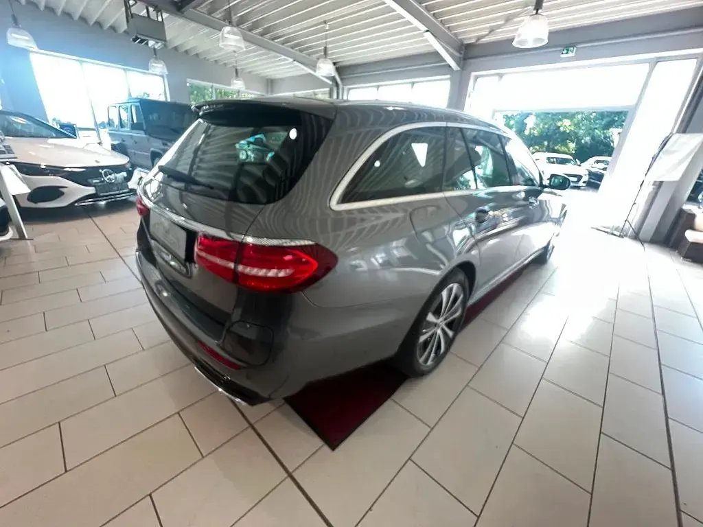 Gebraucht Mercedes E300 Avantgarde 194 PS (142 kW) 2020 Grau Limousine