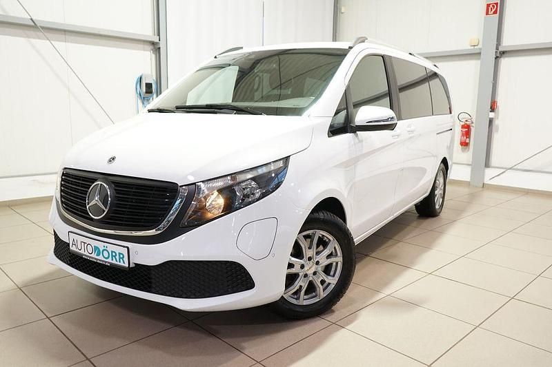 Weiß Gebraucht 2023 Mercedes EQV300 Van / Kleinbus | 41.900 € (Fairer Preis) - Bild 1/4