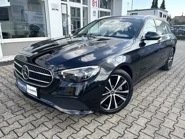 Gebraucht Mercedes E300 Avantgarde 320 PS (235 kW) 2022 Schwarz Kombi