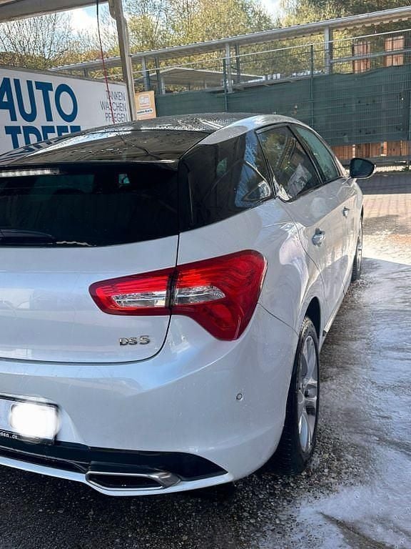Gebraucht DS Automobiles DS5 120 PS (88 kW) 2015 Weiß Kleinwagen