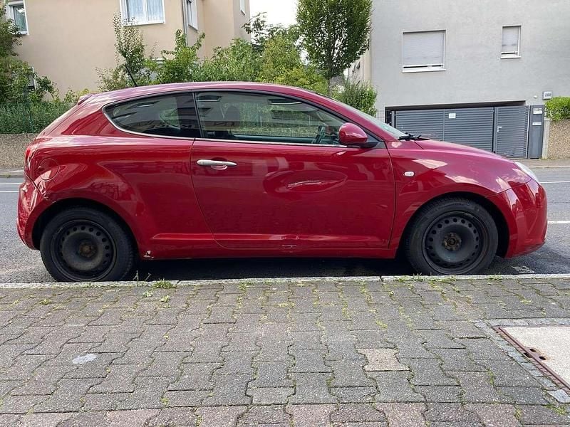 Rot Gebraucht 2010 Alfa Romeo MiTo Turismo Kleinwagen | 1.800 € (Superpreis) - Bild 1/4