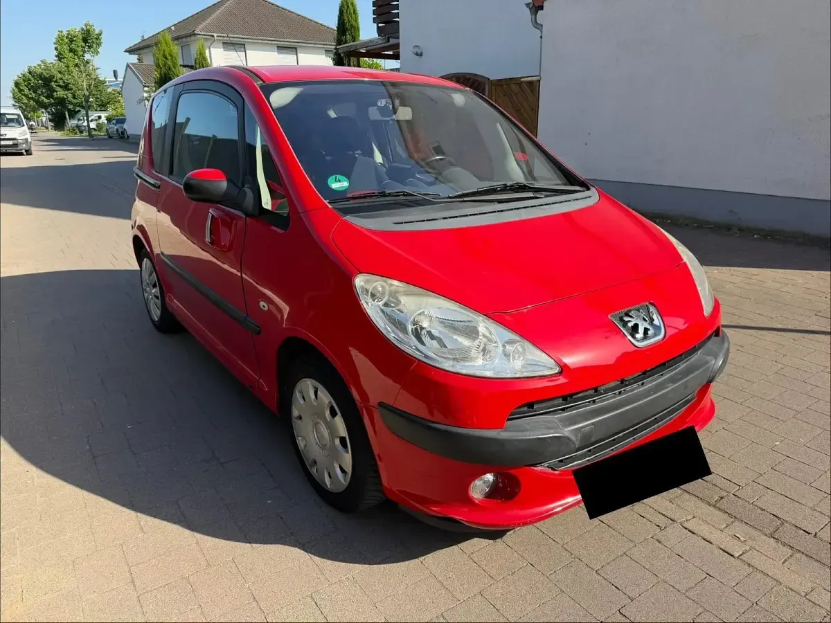 Gebraucht Peugeot 1007 68 PS (50 kW) 2006 Rot Van / Kleinbus