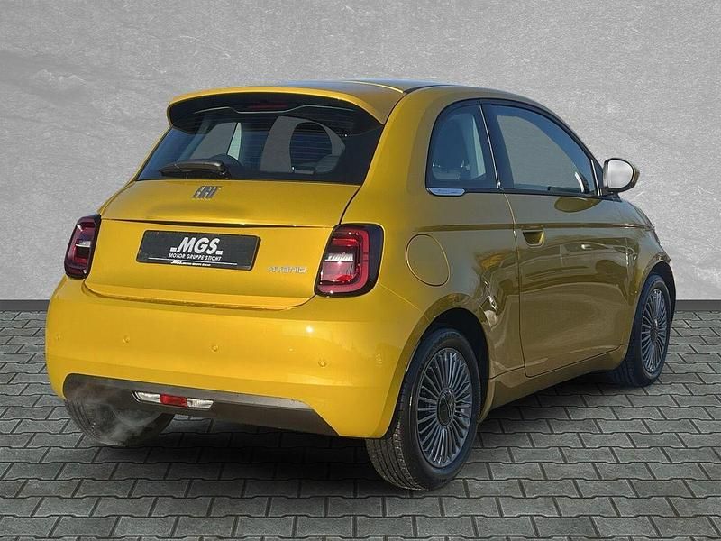 Neu Fiat 500 65 PS (47 kW) 2025 Gelb Limousine
