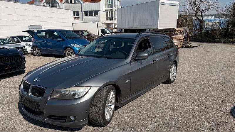 Gebraucht BMW 318 143 PS (105 kW) 2008 Grau Kombi