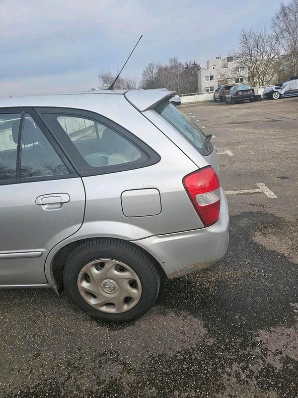 Gebraucht Mazda 323F 76 PS (55 kW) 2002 Grau Kombi