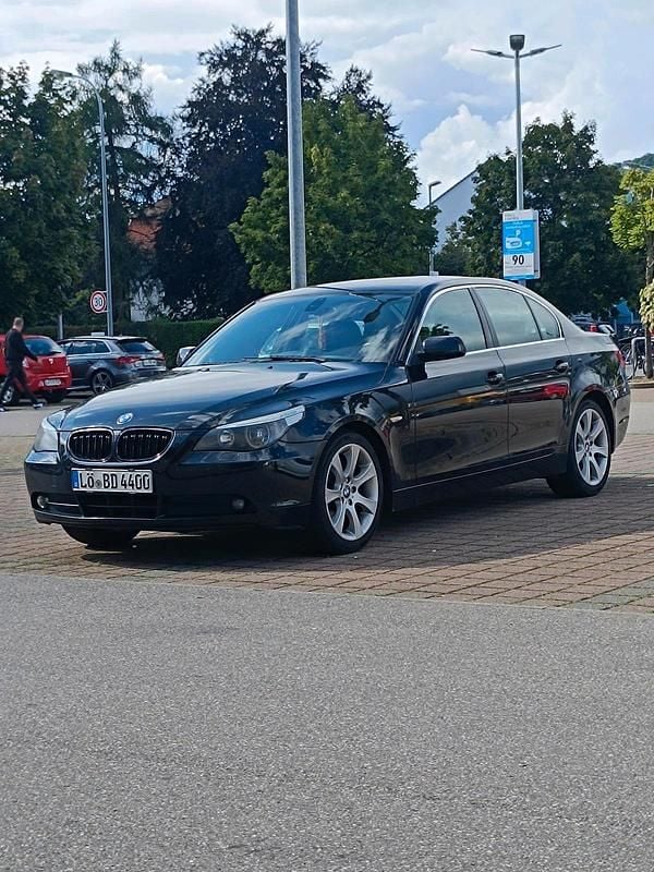 Schwarz Gebraucht 2003 BMW 520 Limousine | 2.250 € (Superpreis) - Bild 1/4