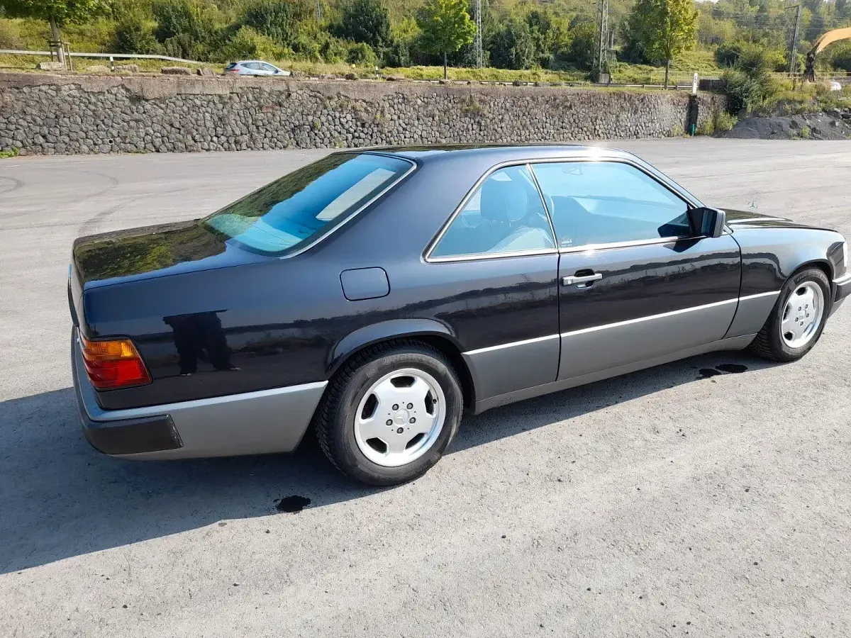 Gebraucht Mercedes 300 179 PS (131 kW) 1987 Schwarz Coupé