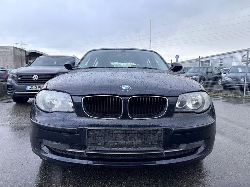 Gebraucht BMW 116 Advantage 116 PS (85 kW) 2010 Schwarz Kleinwagen