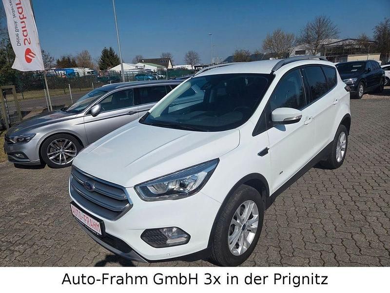 Gebraucht Ford Kuga Titanium 179 PS (131 kW) 2019 Weiß SUV