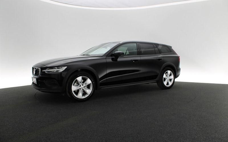 Gebraucht Volvo V60 CC Plus 197 PS (144 kW) 2023 Schwarz Kombi