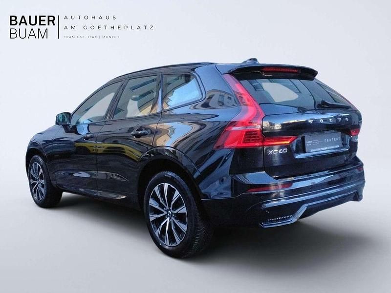 Gebraucht Volvo XC60 Plus 197 PS (144 kW) 2024 Onyx black / metallic SUV