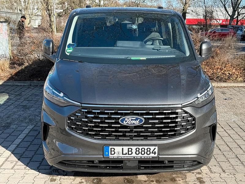 Gebraucht Ford Tourneo Titanium 170 PS (125 kW) 2024 Grau Van / Kleinbus