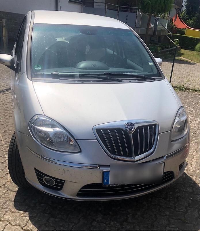 Silber Gebraucht 2008 Lancia Musa Van / Kleinbus | 2.700 € - Bild 1/4