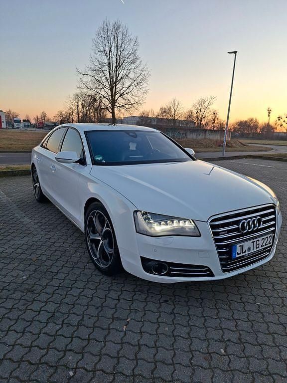 Second-hand Audi A8 Ambiente 351 CP (258 kW) 2011 Alb Berlinǎ