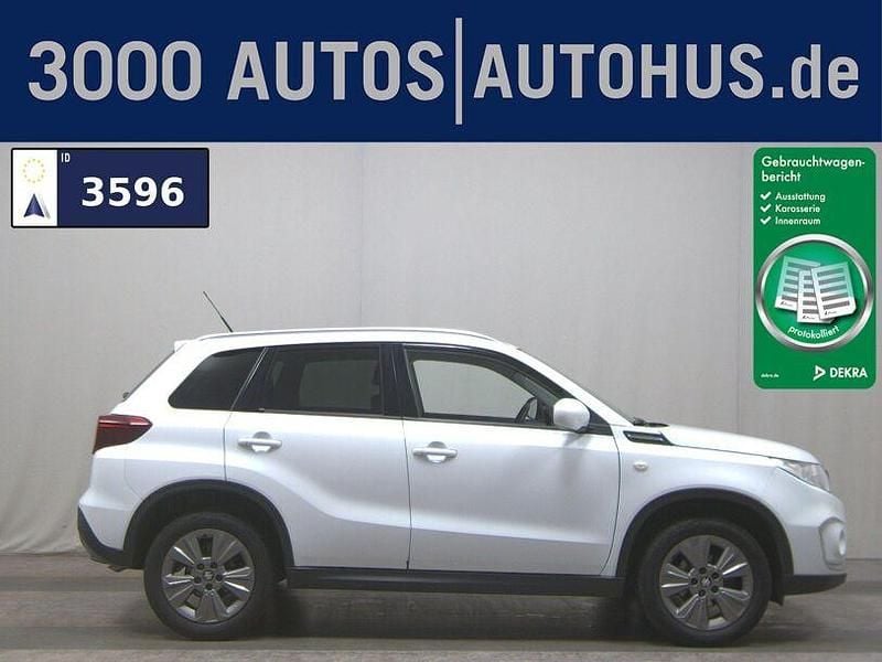 Weiss Gebraucht 2020 Suzuki Vitara Active SUV | 11.480 € (Superpreis) - Bild 1/4