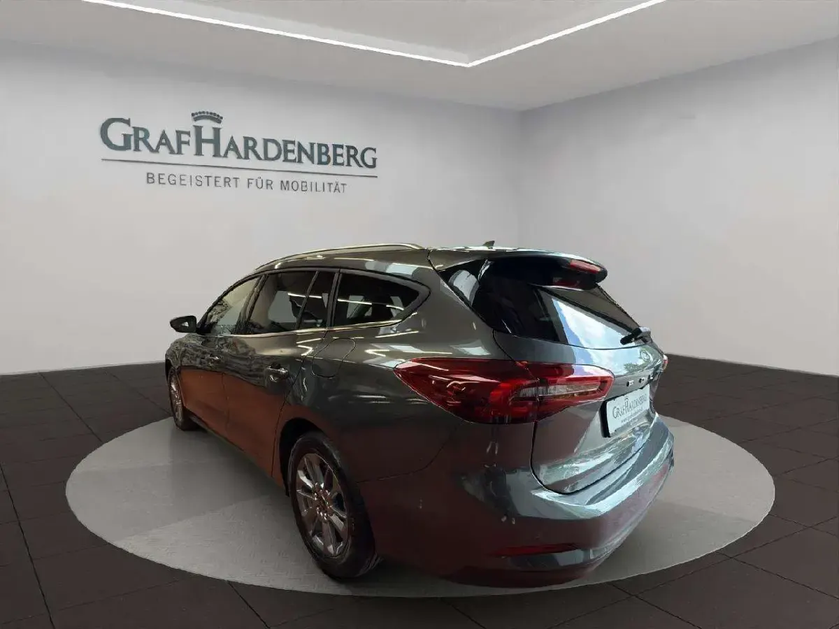 Gebraucht Ford Focus Titanium 125 PS (91 kW) 2025 Magneticgrau (metallic) Kombi
