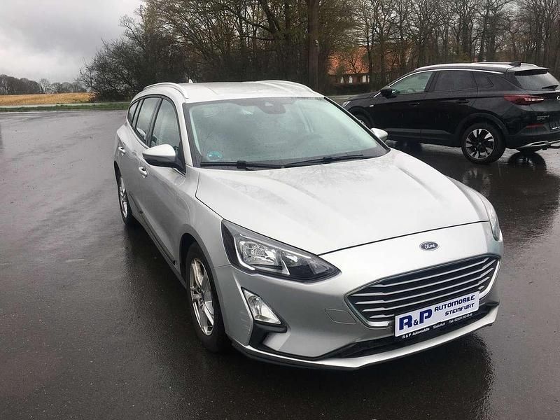 Gebraucht Ford Focus Cool & Connect 120 PS (88 kW) 2020 Silber Kombi
