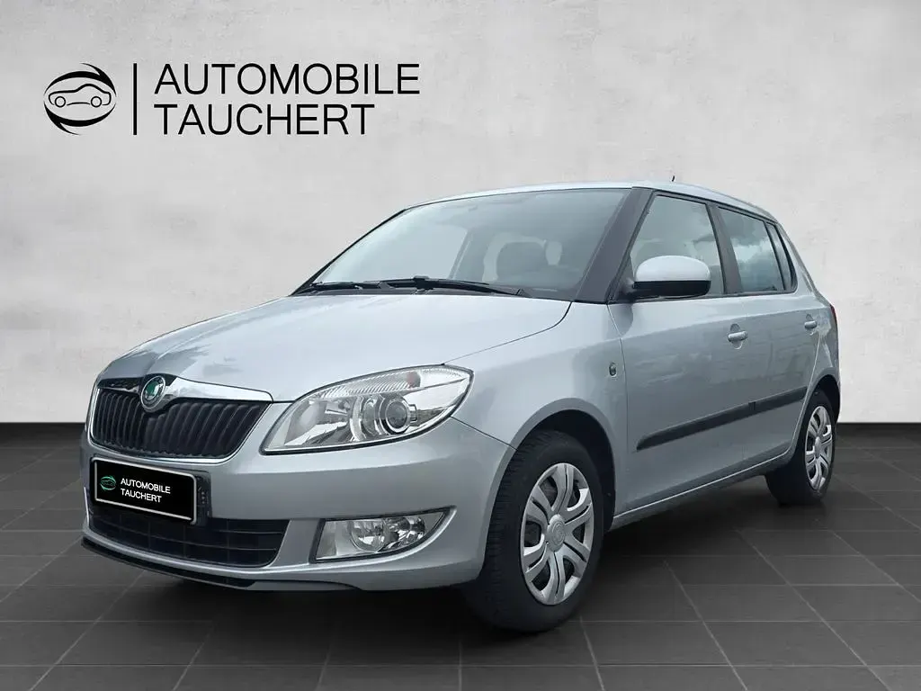Gebraucht Skoda Fabia 105 PS (77 kW) 2011 Silber Limousine