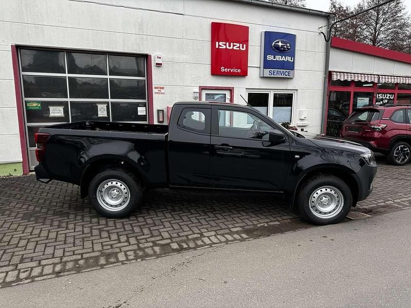 Neu Isuzu D-Max 163 PS (119 kW) 2026 Onyx black Pickup