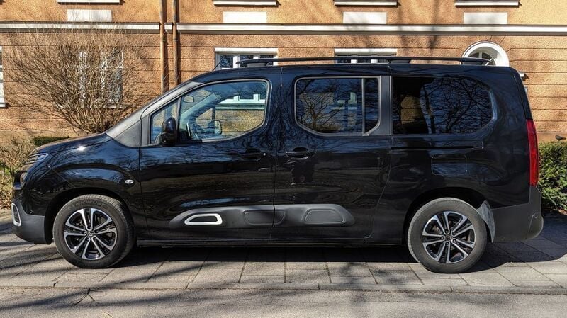 Schwarz Gebraucht 2019 Citroën Berlingo Shine Van / Kleinbus | 21.200 € (Fairer Preis) - Bild 1/4