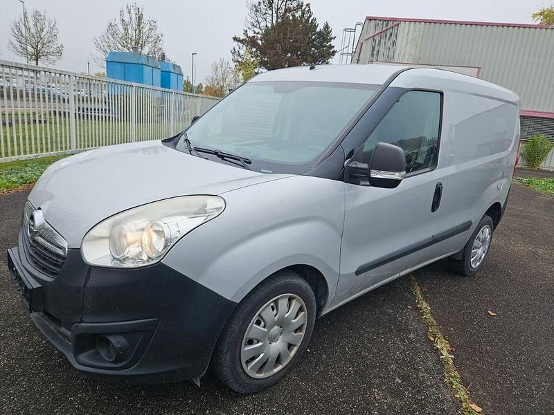 Silber Gebraucht 2016 Opel Combo Van / Kleinbus | 4.165 € (Superpreis) - Bild 1/4