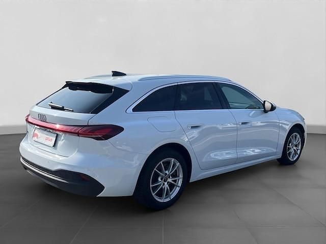 Gebraucht Audi A5 204 PS (150 kW) 2025 Gletscherweiß metallic Kombi