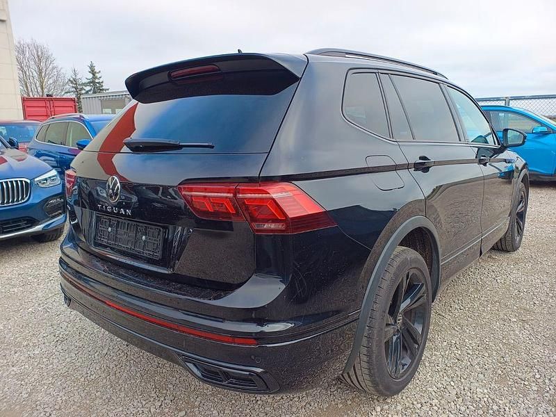 Gebraucht VW Tiguan Allspace R-line 150 PS (110 kW) 2022 Schwarz SUV