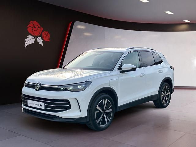 Neu VW Tiguan Elegance 150 PS (110 kW) 2025 Pure white uni SUV