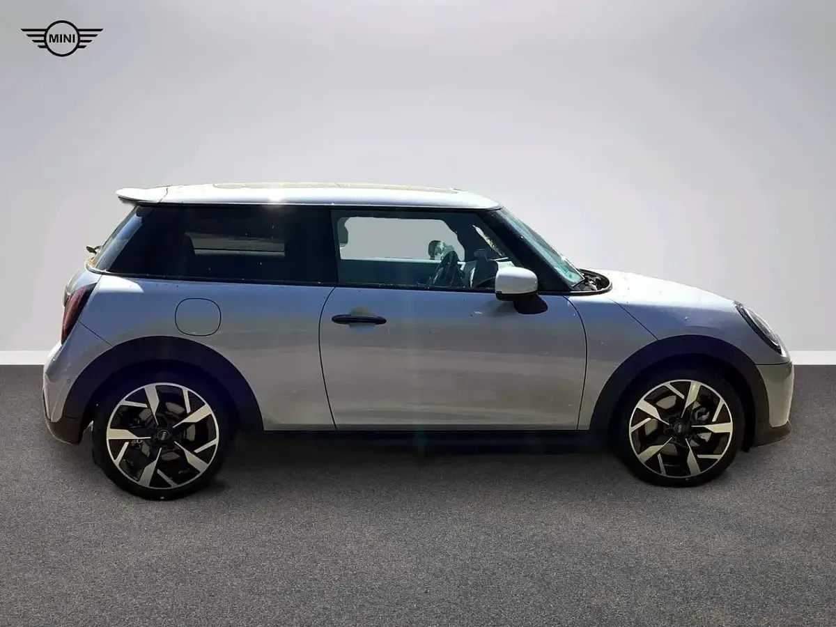 Gebraucht Mini Cooper S Favoured 204 PS (150 kW) 2024 Grau Kleinwagen