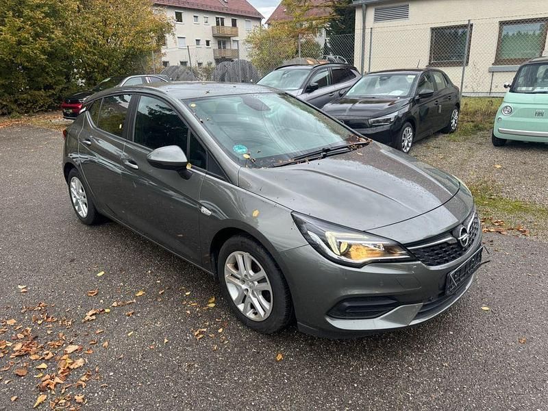Gebraucht Opel Astra Basis 110 PS (80 kW) 2020 Weiß Limousine