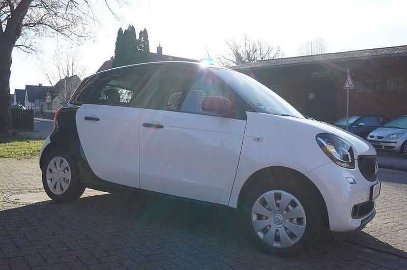 Gebraucht Smart ForFour 90 PS (66 kW) 2019 Schwarz Kleinwagen