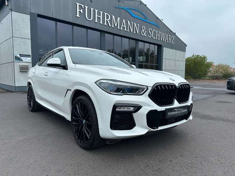 Alpinweiss iii Gebraucht 2020 BMW X6 M M Sport SUV | 73.880 € - Bild 1/4