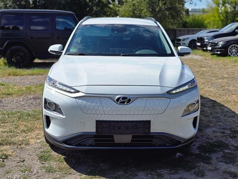 Weiß Gebraucht 2020 Hyundai Kona Style SUV | 13.684 € (Superpreis) - Bild 1/4