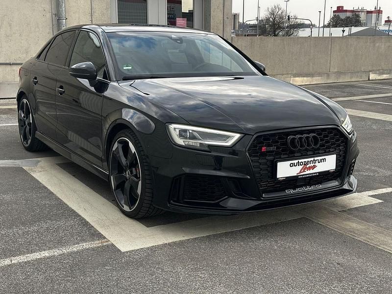 Gebraucht Audi RS3 Ambiente 400 PS (294 kW) 2019 Schwarz Limousine