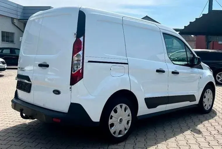 Gebraucht Ford Tourneo Connect Ambiente 101 PS (74 kW) 2020 Weiß Van / Kleinbus