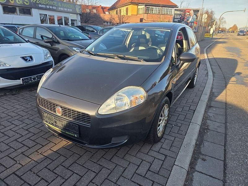 Grau Gebraucht 2009 Fiat Grande Punto Kleinwagen | 2.590 € (Fairer Preis) - Bild 1/4