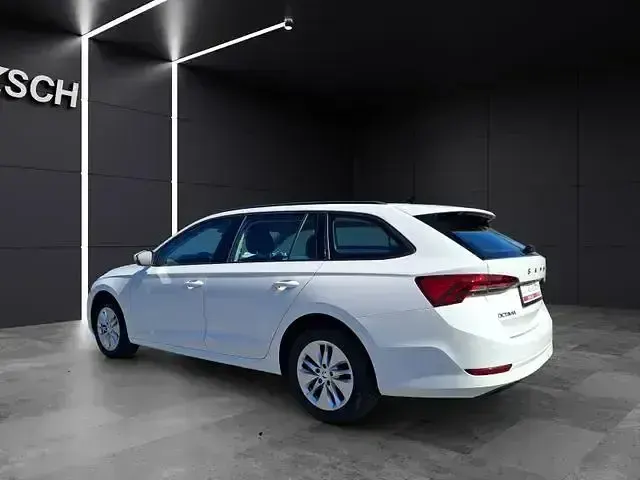 Gebraucht Skoda Octavia Ambition 150 PS (110 kW) 2022 Candyweiss Kombi