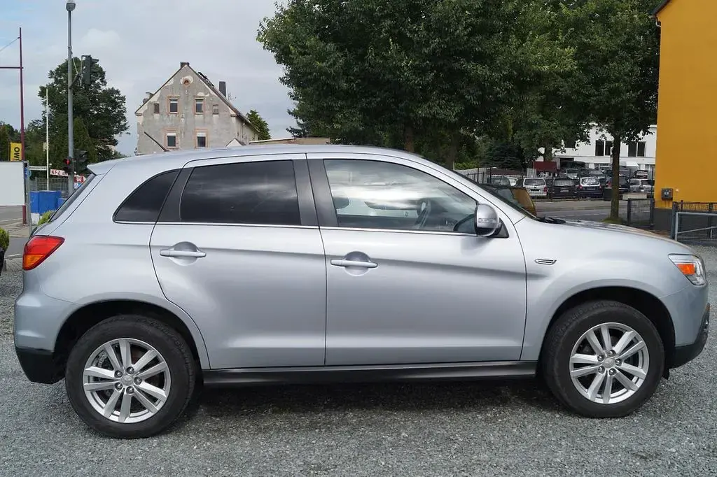 Gebraucht Mitsubishi ASX Edition 117 PS (86 kW) 2010 Silber SUV