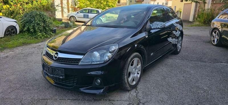 Saphirschwarz/black sapphire Gebraucht 2008 Opel Astra GTC Cosmo Kleinwagen | 2.499 € (Superpreis) - Bild 1/4
