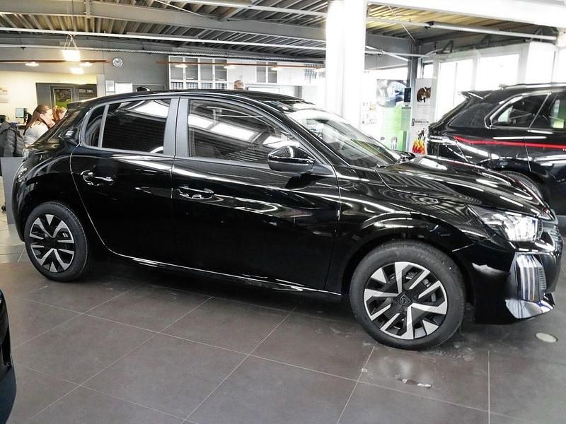 Neu Peugeot e-208 Business-Line 100 kW (136 PS) 2025 Schwarz Kleinwagen