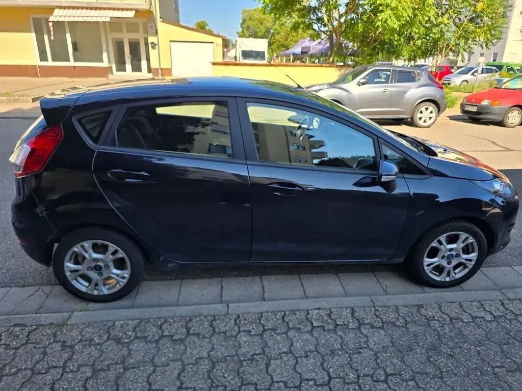 Gebraucht Ford Fiesta SYNC Edition 101 PS (74 kW) 2014 Schwarz Kleinwagen