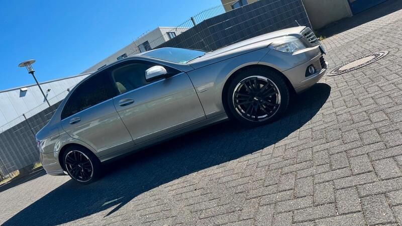 Silber Gebraucht 2008 Mercedes C220 Limousine | 6.100 € (Fairer Preis) - Bild 1/4