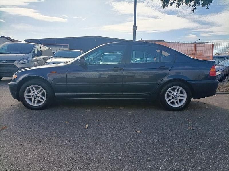Gebraucht BMW 316 Sport Line 116 PS (85 kW) 2004 Blau Limousine