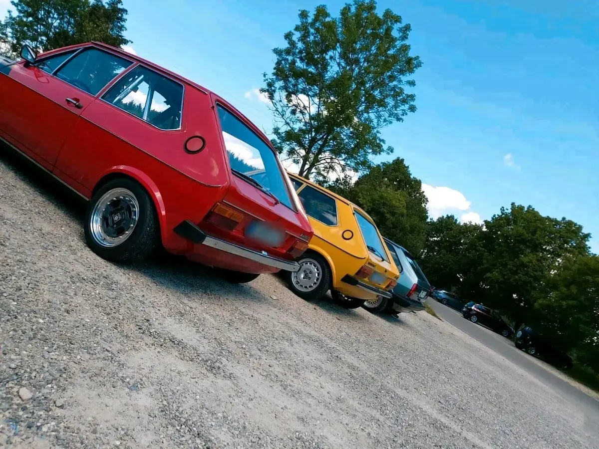 Gebraucht Audi 50 125 PS (91 kW) 1976 Rot Kleinwagen